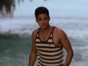 OzzyIntroducedtoFans.jpg (21 KB) Ozzy returns for Survivor.