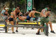 Leones competing in the Reward Challenge, Rescue Mission.