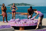 S44e04 tika leap of faith.jpg (143 KB) Tika races to finish their puzzle. (Survivor 44)