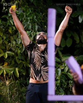 Aus11e10 feras wins immunity