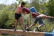 Okkert pushes Izak off the beam in Santa Carolina.