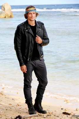 Champions v Contenders (2019)