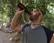 Judd drinking Beer after Nakúm won the Day 15.