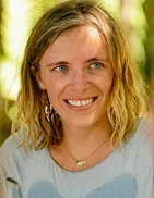 S40E03 Sophie.jpg (705 KB)