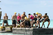 Jaguares competing in the Reward Challenge, Know Your Ropes.