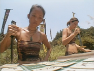 Peih-Gee and Amanda competing for immunity in China.