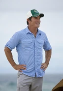 Jeff Probst greets the castaways.