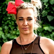Lee-Anne's alternate cast photo.