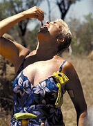 Maralyn worm.jpg (25 KB) Maralyn eats a worm in the second Immunity Challenge.