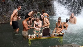 AU2017-Ep8-AsagaSpa2