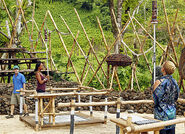 Semhar and Christine in the first duel of the season (South Pacific).