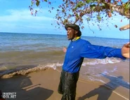 Gervase arrives at Pagong beach.