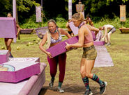 Elizabeth competing in the seventh Immunity Challenge.