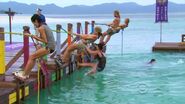 Survivor.s27e10.hdtv.x264-2hd 325