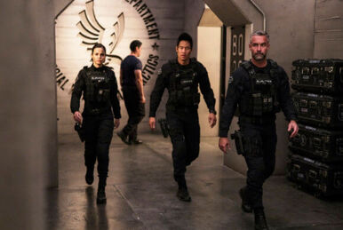 When the SWAT guys show up to the VIP room this is what happens. #swat