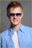 Toby-Kennish-lucas-grabeel-30180829-815-1222.jpg (190 KB)