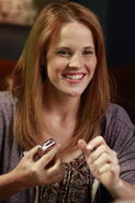 1x05 MissionHills Daphne