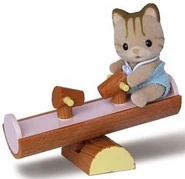 BCC Cat (3380).jpg (49 KB) Cat on See-Saw