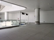 5号出入口下沉广场的夹层