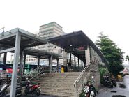 E出入口