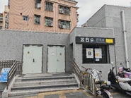 B出入口