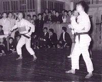 Dong-Keun Park (left) vs