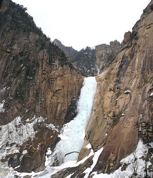 Fall-of-Kuryong-at-GeumGangSan