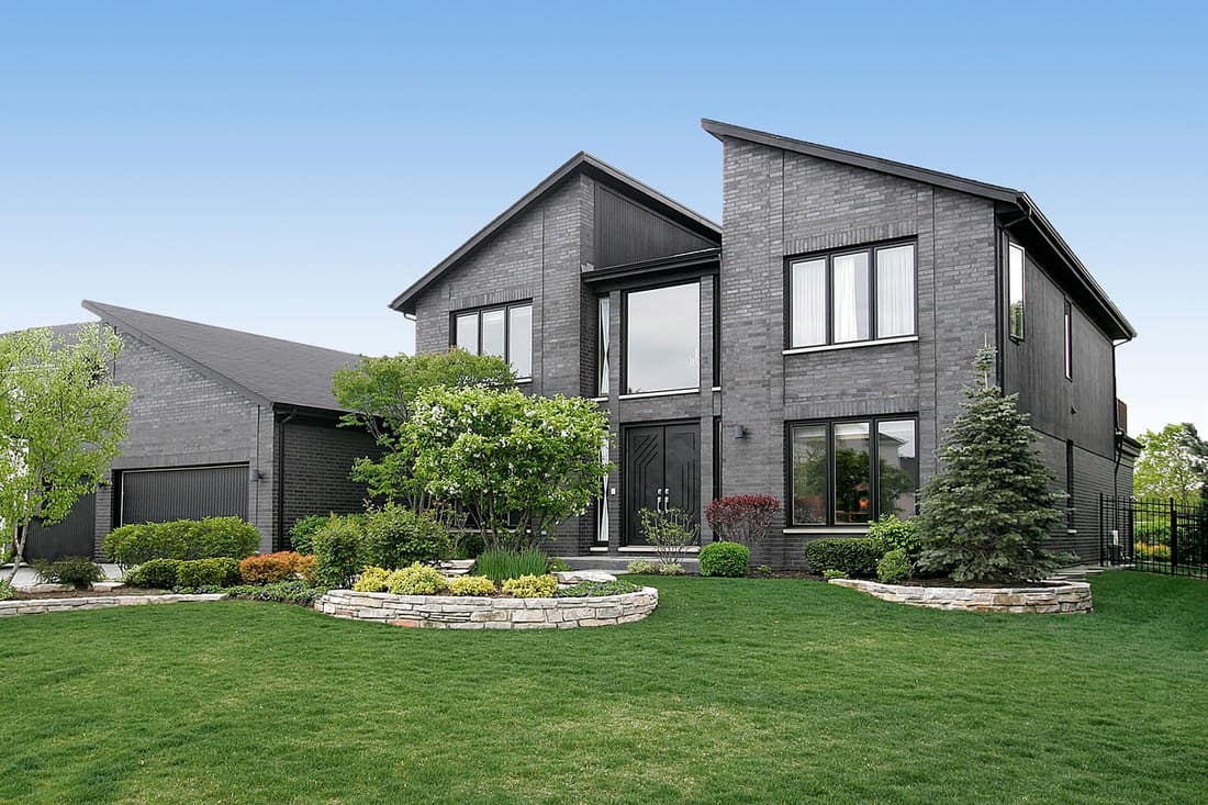 Gray houses 2024