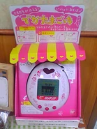 A4c54245.jpg (27 KB) Deka Tamagotchi (2004) in its original cardboard housing