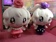Official mascot costumes of Miraitchi and Clulutchi.