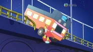 Gotchiman saving a Mame Bus