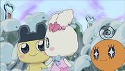 Mametchi and Lovelitchi holding hands (Episode 143)