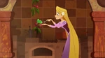 Rapunzel feeding Pascal.jpg (150 KB)