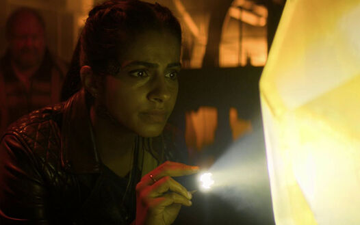 Yaz inspects planets (TBORAK).jpg