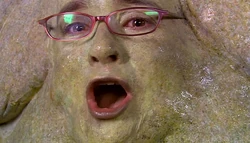 "LINDA united, pull!"