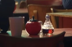 Tomato ketchup dispenser