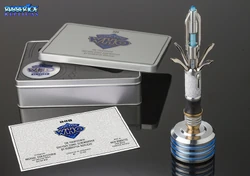 Rubbertoe-14-sonic-1.jpg (730 KB) The replica, the tin, and the certificate.