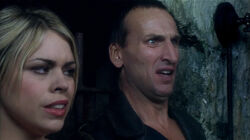 Ninth Doctor and Rose cornered The Unquiet Dead