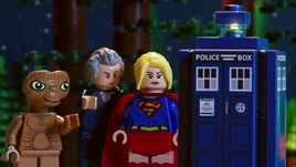 Supergirl Meets E.T. (webcast)