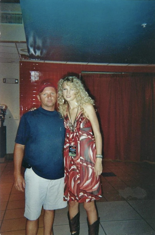 July 2006 | Taylor Swift Wiki | Fandom