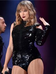 Taylor-Swift-Reputation-Tour-Costumes.jpg