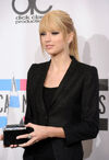 Taylor Swift - 2010 American Music Awards (79)