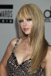 Taylor Swift - 2010 American Music Awards (47)