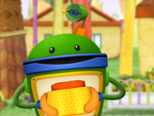 Bot with Umi-Googles.png
