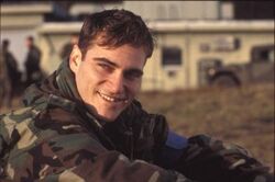 Joaquin-phoenix-camo.jpg