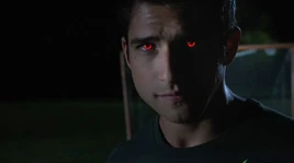 Tyler-Posey-Scott-occhi-da-Alfa-Teen-Wolf-Stagione-6-Episodio-2-Sovrapposizione