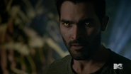 4x02 Glowing eyes beta derek