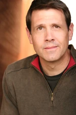 Kevin Symons as Jonathan Raeken
