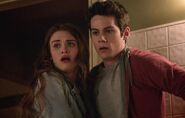 3x06 Lydia and Stiles in motel