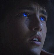 3x08 Glowing eyes beta bb derek